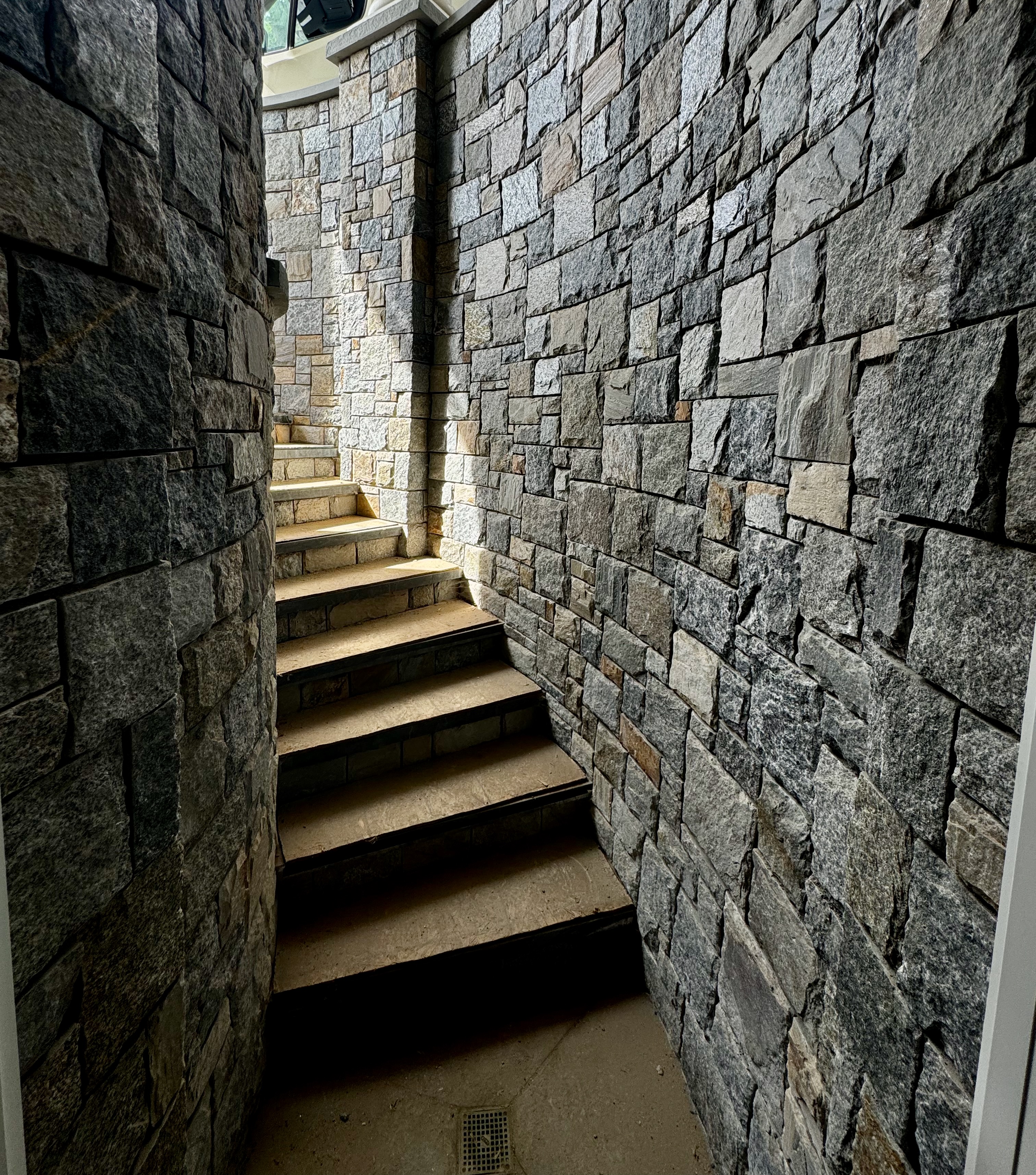 Stone veneer